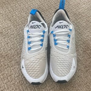 Nike Air Max 270 boys size 5Y blue white